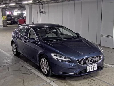 VOLVO V40