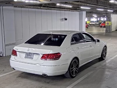 MERCEDES BENZ E CLASS