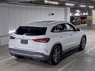MERCEDES BENZ GLA