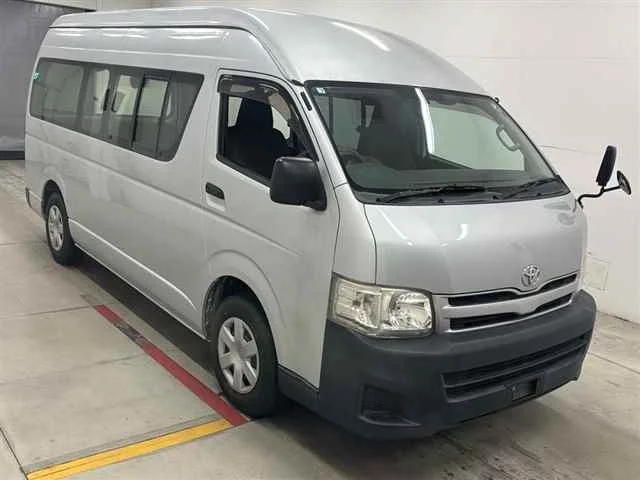 Toyota RegiusAce  с аукциона в Японии