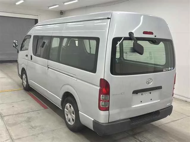 Toyota RegiusAce  с аукциона в Японии