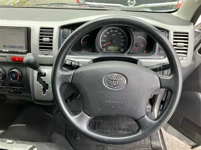 Toyota RegiusAce  с аукциона в Японии