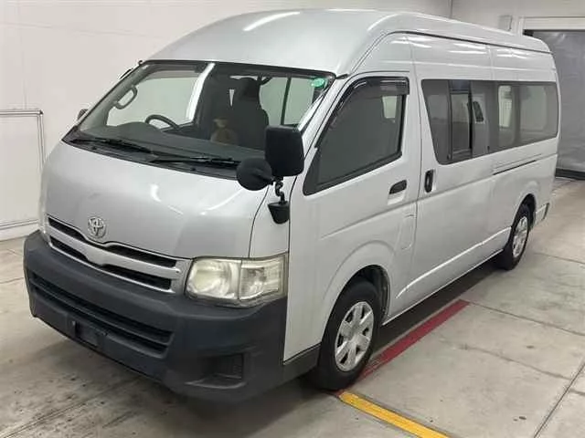 Toyota RegiusAce  с аукциона в Японии