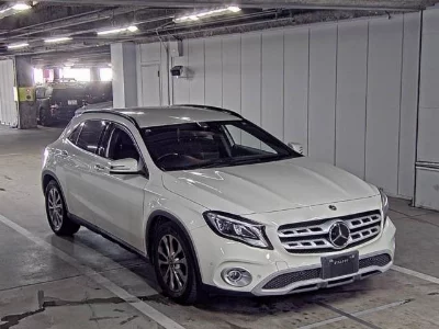MERCEDES BENZ GLA