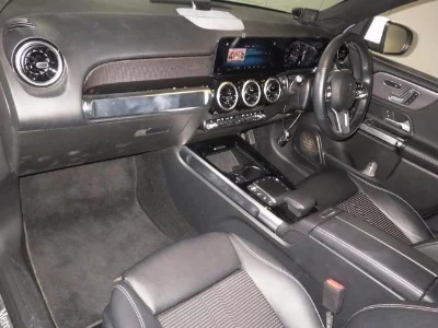 MERCEDES BENZ GLB