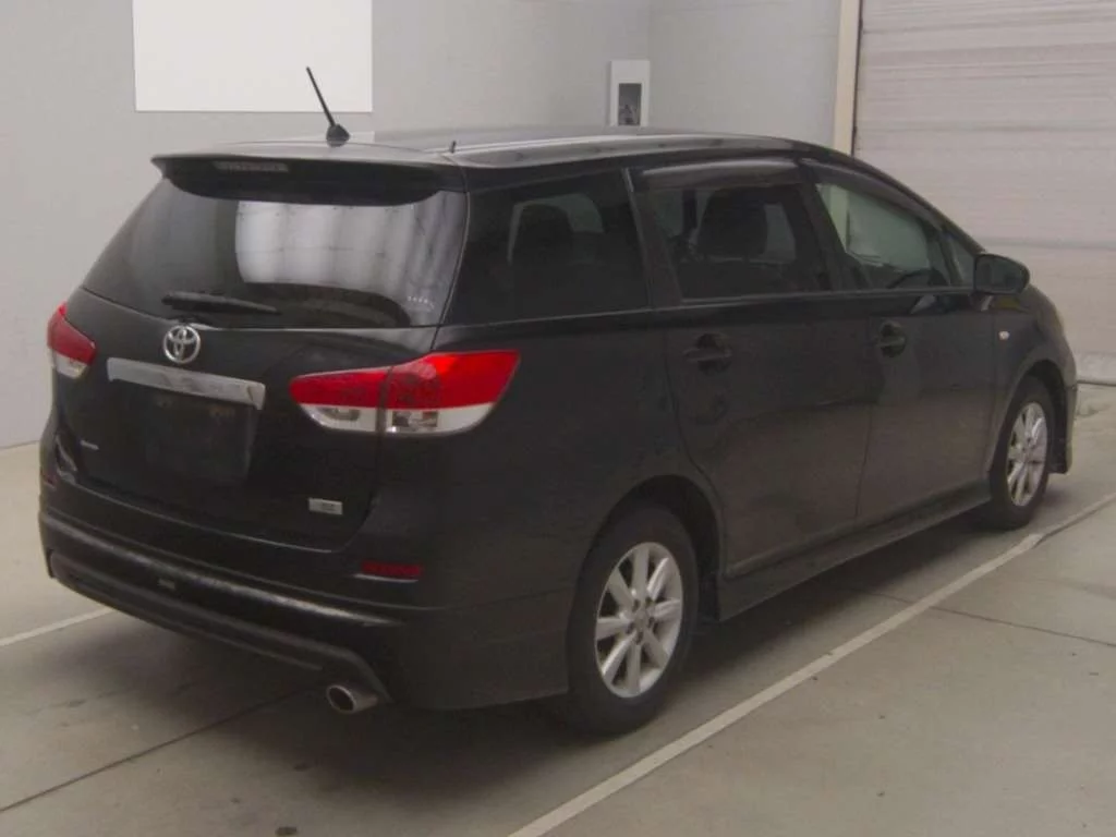 Toyota Wish  с аукциона в Японии