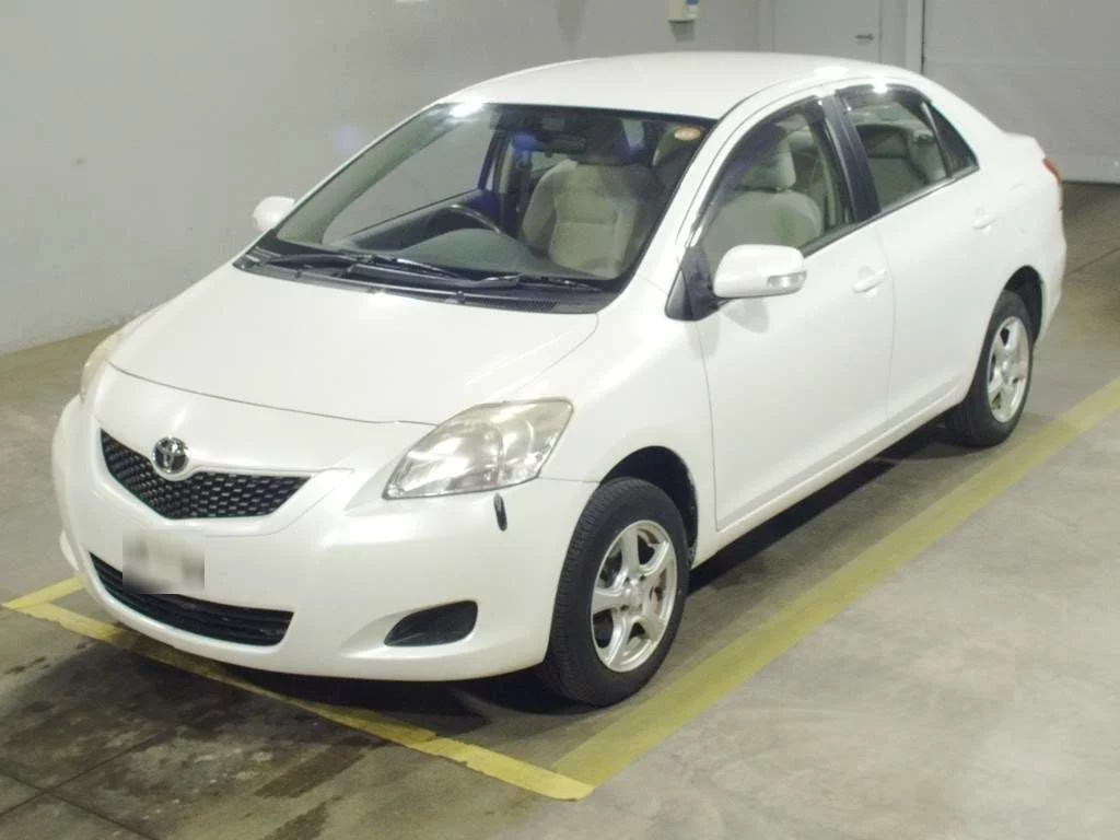 Toyota Belta  с аукциона в Японии