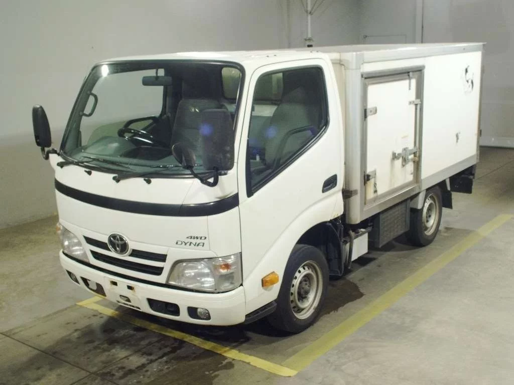 Toyota Dyna  с аукциона в Японии