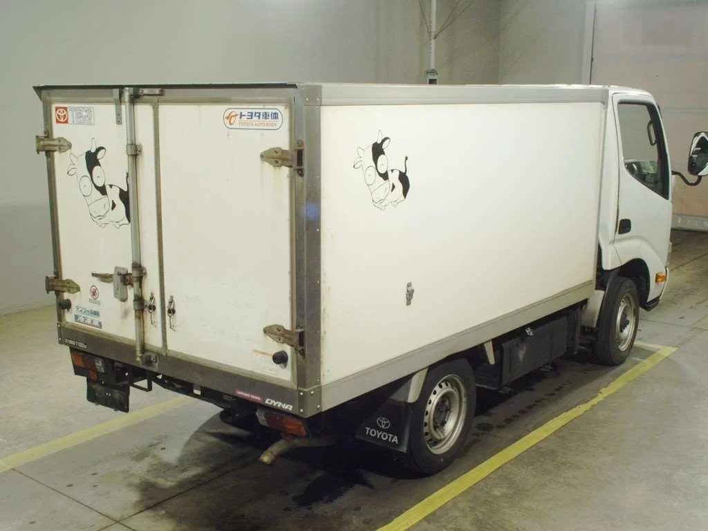 Toyota Dyna  с аукциона в Японии
