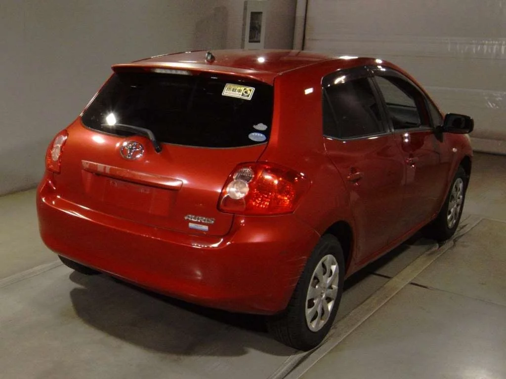 Toyota Auris  с аукциона в Японии