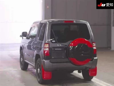 MITSUBISHI PAJERO MINI