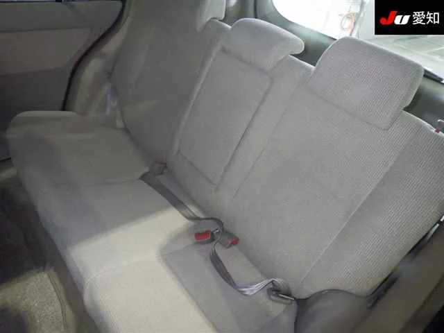 Toyota Raum  с аукциона в Японии