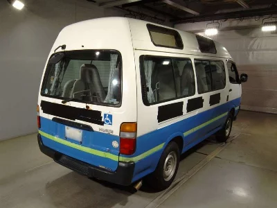 Toyota HiAce Commuter