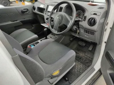 NISSAN AD VAN
