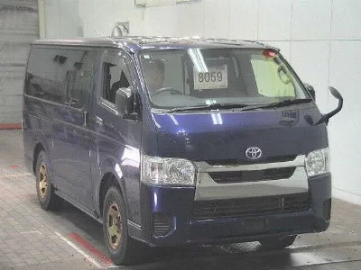 TOYOTA HIACE VAN