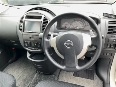 NISSAN LAFESTA
