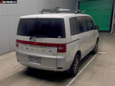 MITSUBISHI DELICA D:5