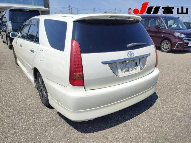 Toyota Mark II Wagon Blit  с аукциона в Японии