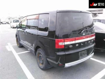 MITSUBISHI DELICA D:5