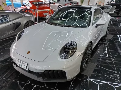 PORSCHE 911