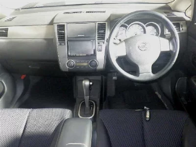 NISSAN TIIDA
