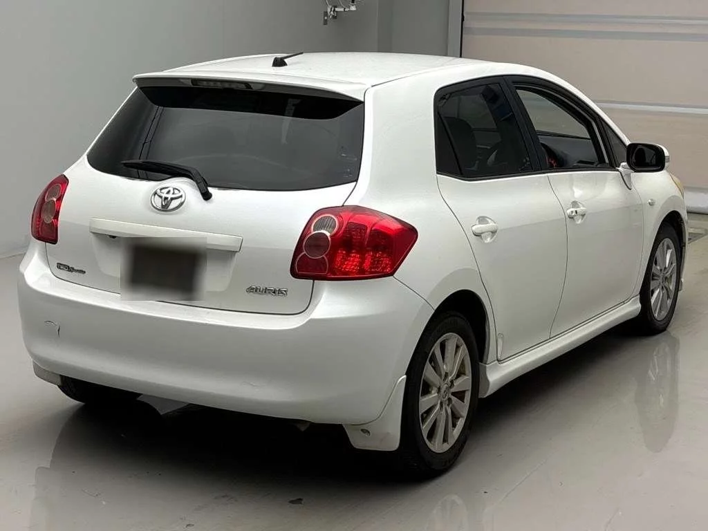 Toyota Auris  с аукциона в Японии