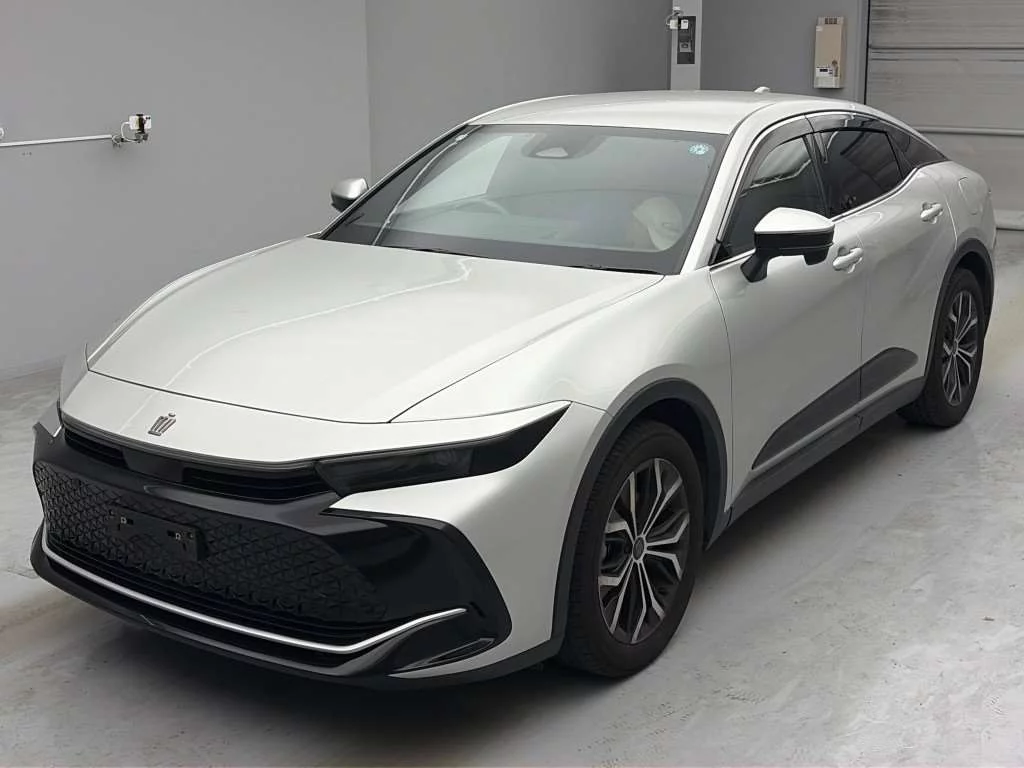 Toyota Crown Crossover  с аукциона в Японии