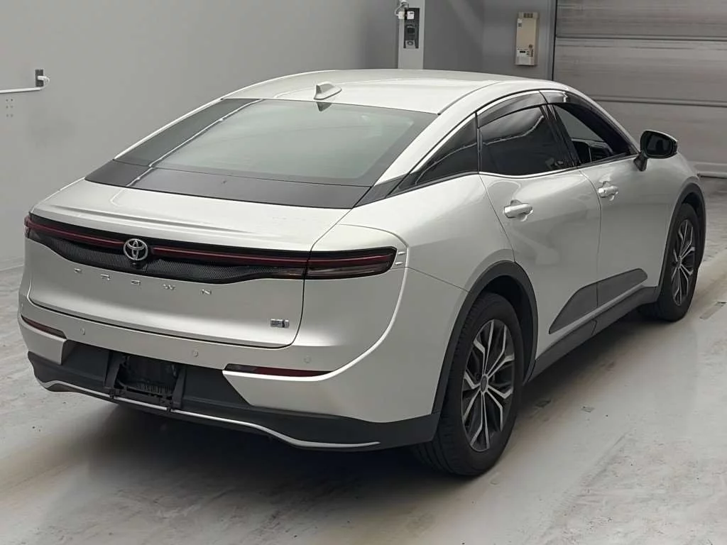 Toyota Crown Crossover  с аукциона в Японии