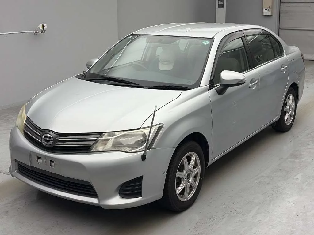 Toyota Corolla Axio  с аукциона в Японии
