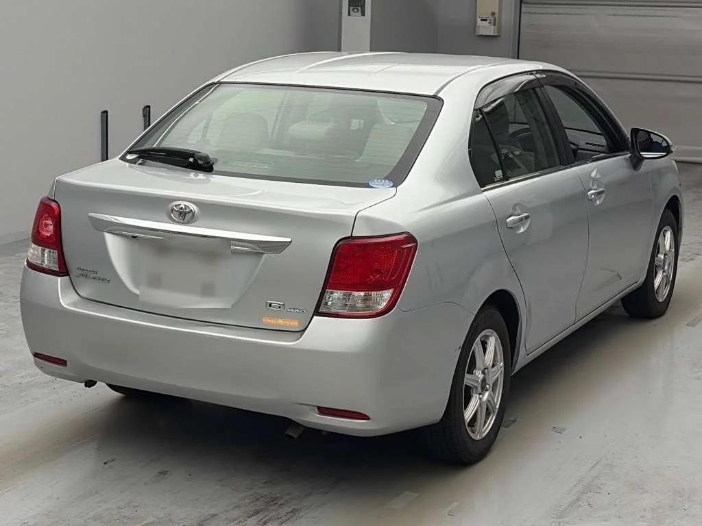 Toyota Corolla Axio  с аукциона в Японии