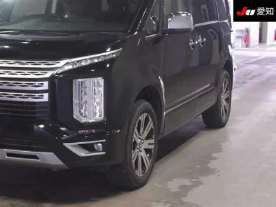 MITSUBISHI DELICA D:5