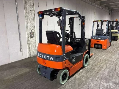 TOYOTA  FORKLIFT 