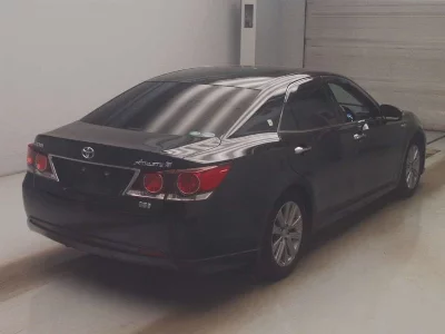 Toyota CROWN HYBRID