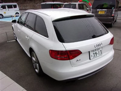 AUDI A4 AVANTE