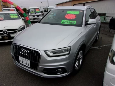 AUDI Q3