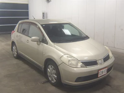 NISSAN TIIDA