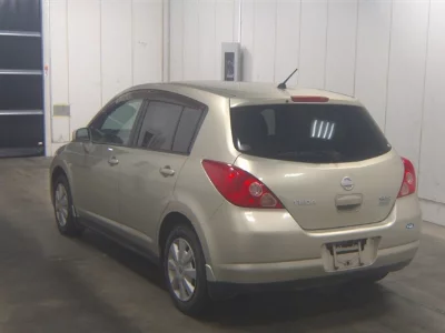 NISSAN TIIDA