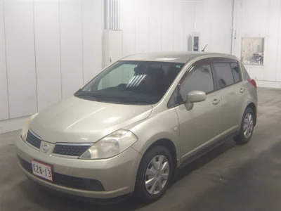 NISSAN TIIDA