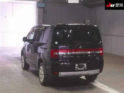 MITSUBISHI DELICA D:5