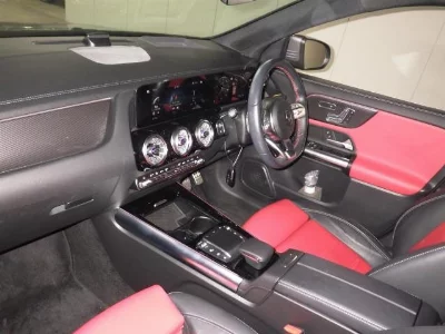 MERCEDES BENZ GLA