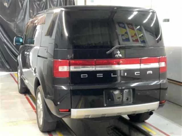 Mitsubishi Delica D:5  с аукциона в Японии