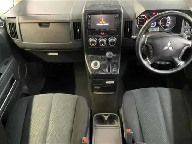 Mitsubishi Delica D:5  с аукциона в Японии