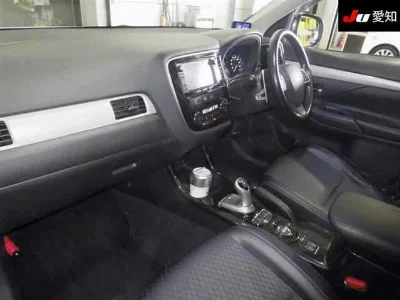 MITSUBISHI OUTLANDER PHEV