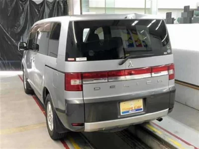 MITSUBISHI DELICA D:5