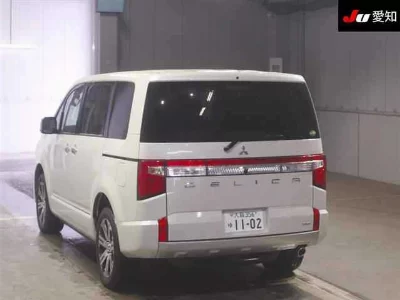 MITSUBISHI DELICA D:5