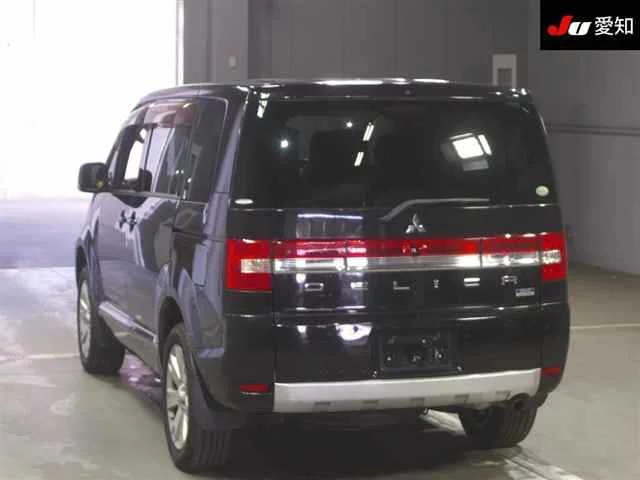 Mitsubishi Delica D:5  с аукциона в Японии
