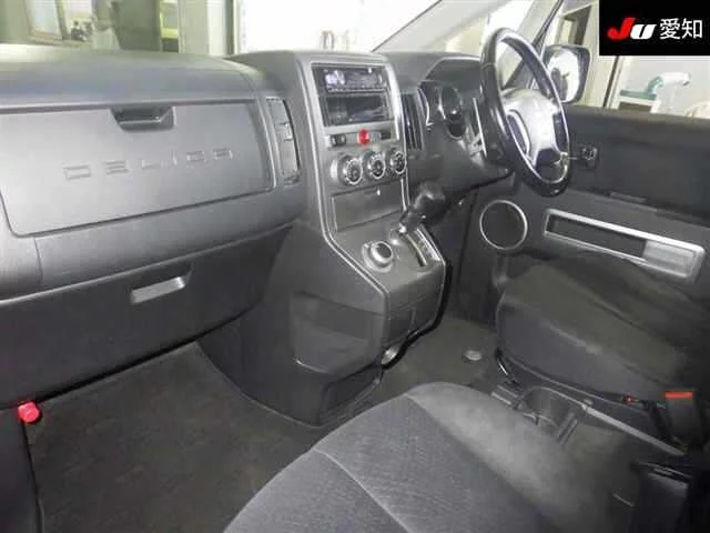 Mitsubishi Delica D:5  с аукциона в Японии