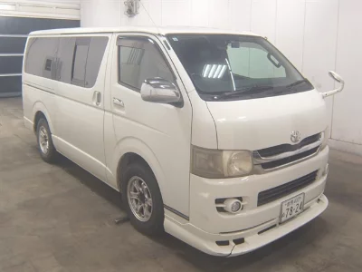 TOYOTA HIACE VAN