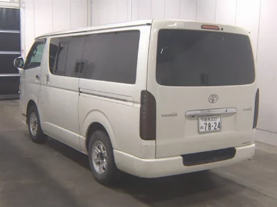 TOYOTA HIACE VAN