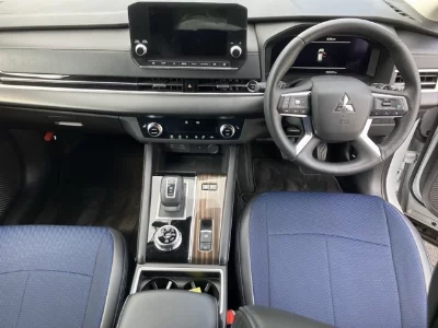 MITSUBISHI OUTLANDER PHEV